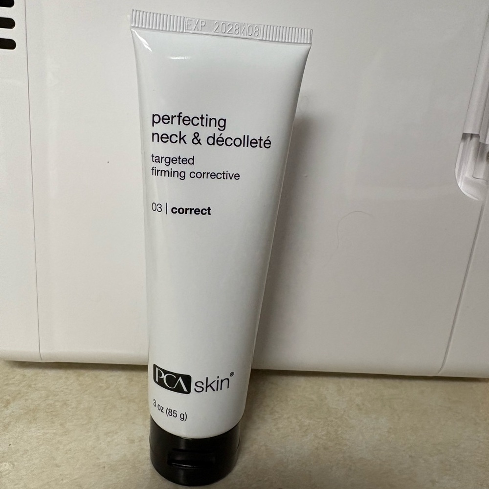 PCA Skin Perfecting Neck & Cream